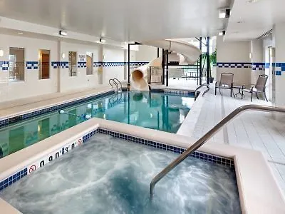 Fairfield Inn & Suites By Marriott Toronto Brampton 3*,