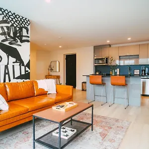 https://new-stylish-2br-condo-with-views-in-north-b3k-5c8.halifax-hotels.org