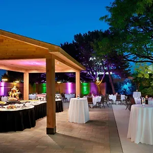 Four Points By Sheraton Toronto Airport Hotel