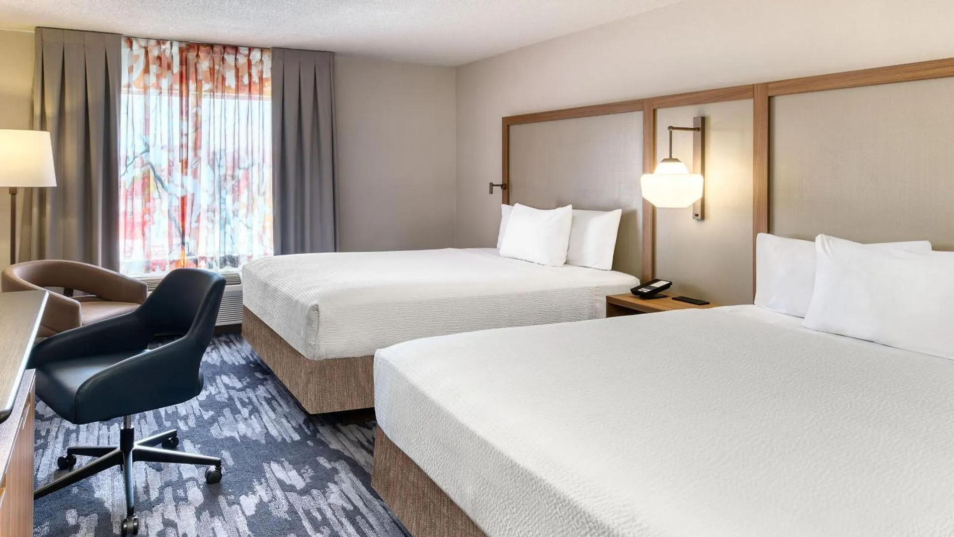 Fairfield Inn & Suites By Marriott Toronto Brampton 3*,